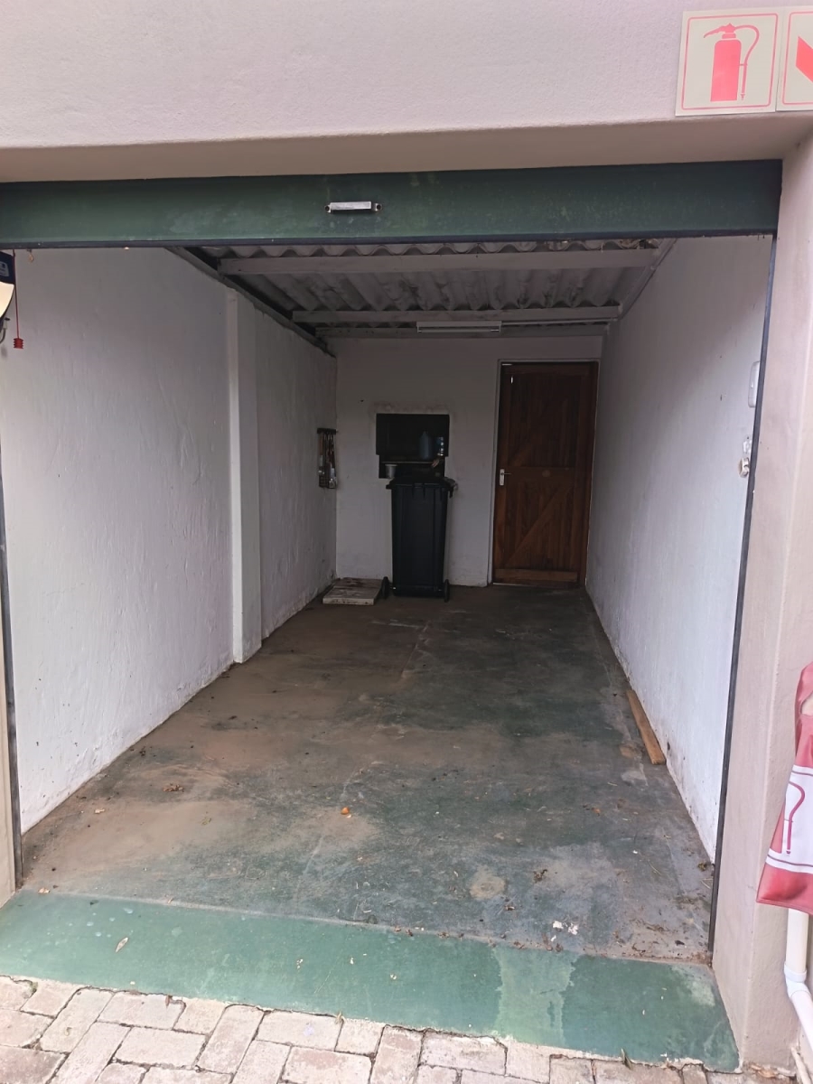 To Let 2 Bedroom Property for Rent in Wavecrest Eastern Cape